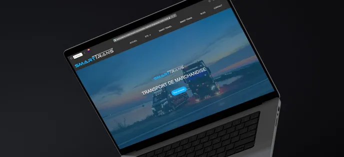 Screenshot du site Smart Transport sur un MacBook sur un fond abstrait Screenshot du site Smart Transport sur un MacBook sur un fond abstrait