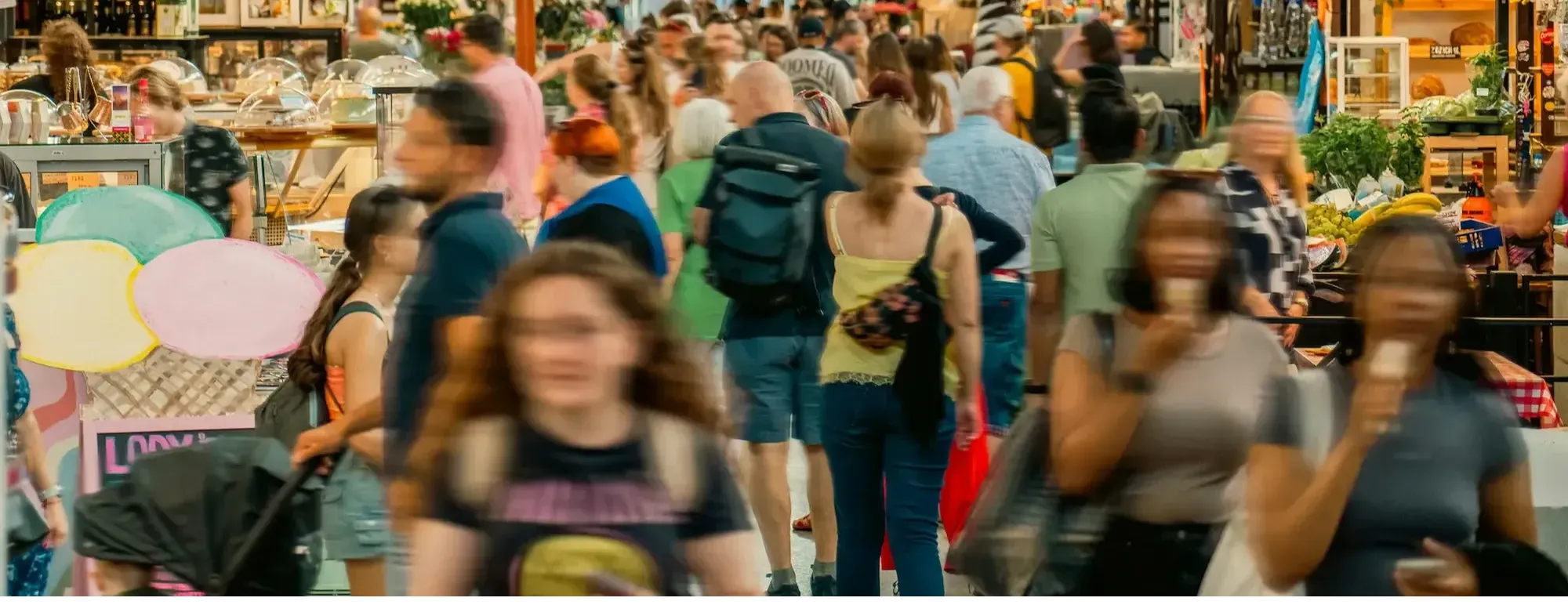 Foule de personnes espace extérieur